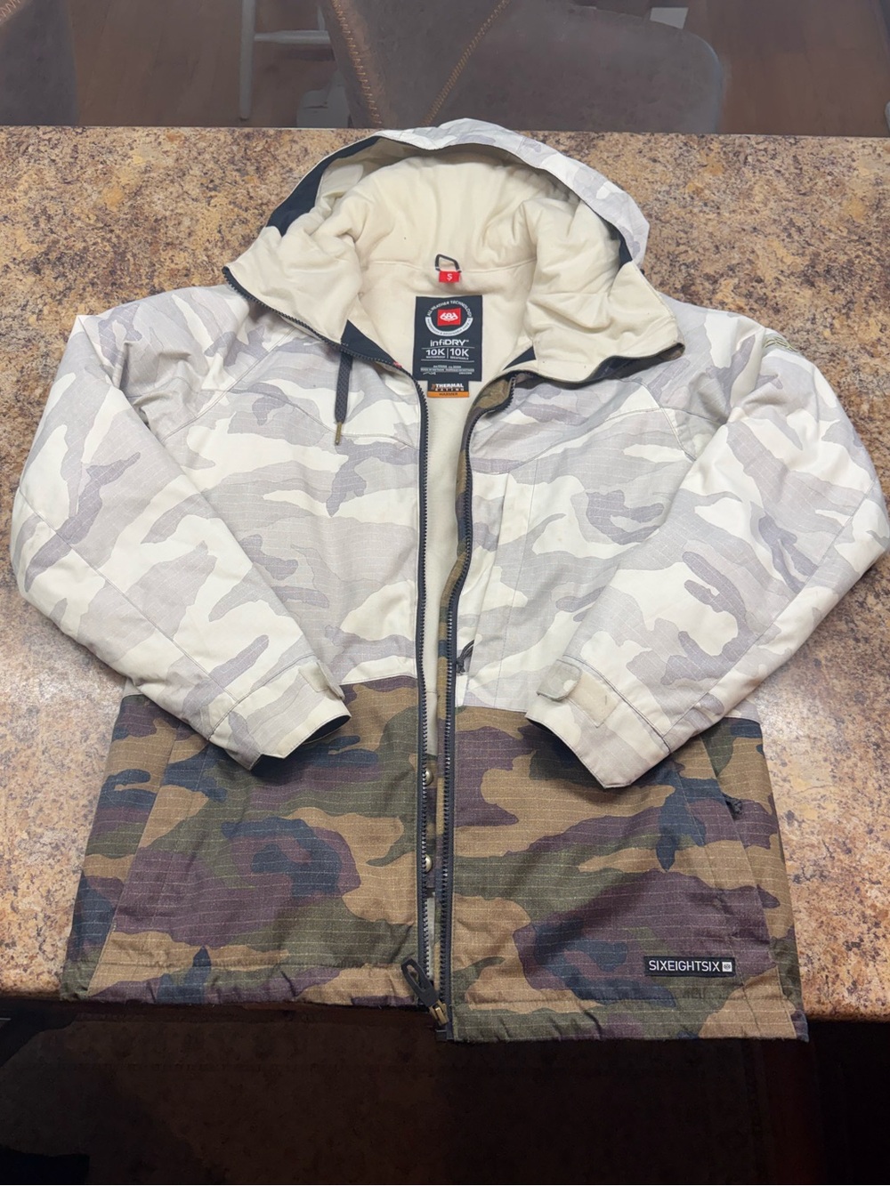 Women’s 686 Winter Jacket (snowboard/ski)